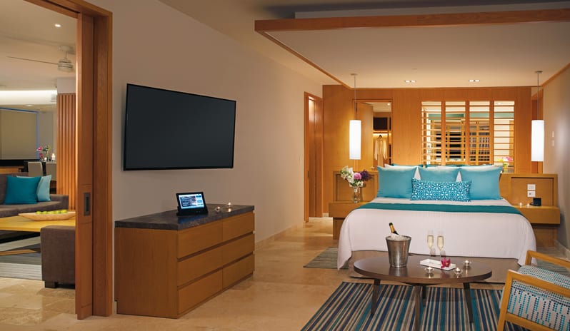 DREAMS PLAYA MUJERES PREFERRED CLUB  PARAMOUNT ROOM